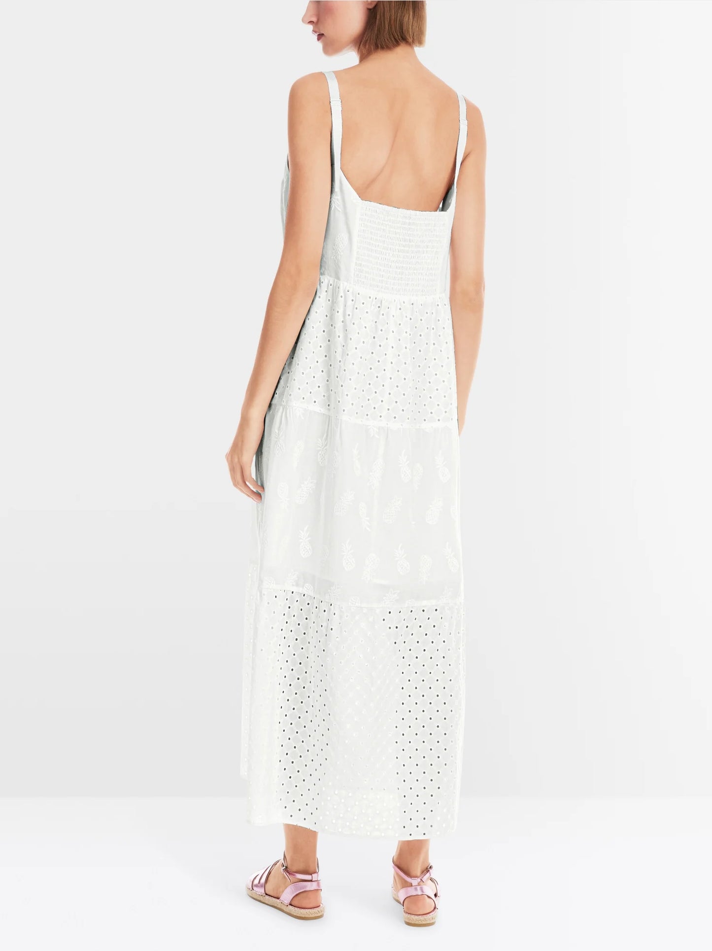 Strap dress with V-neck