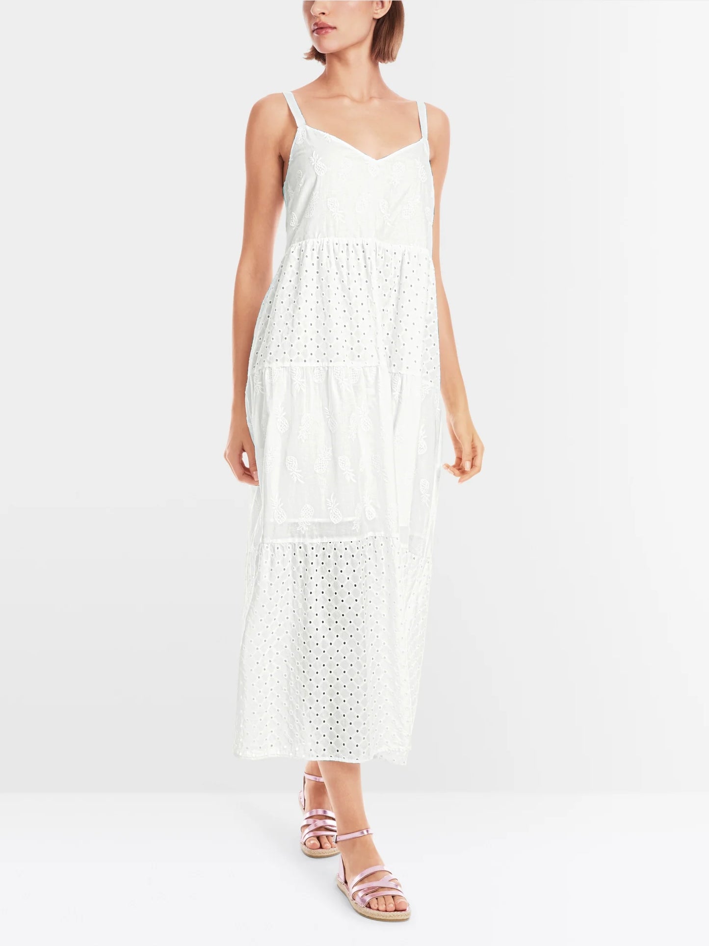 Strap dress with V-neck