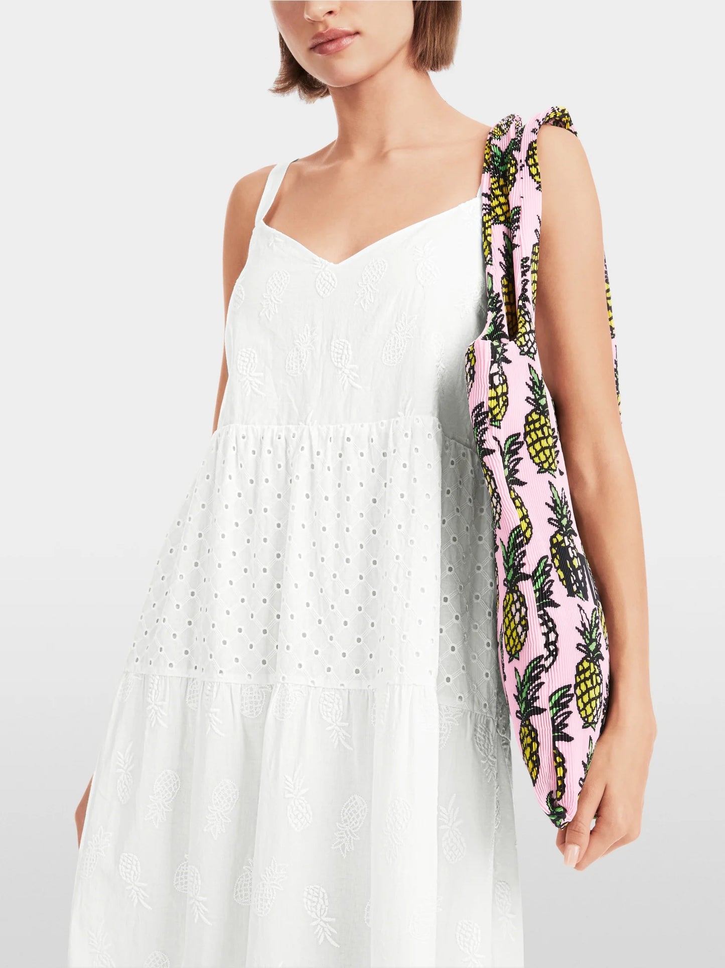 Strap dress with V-neck