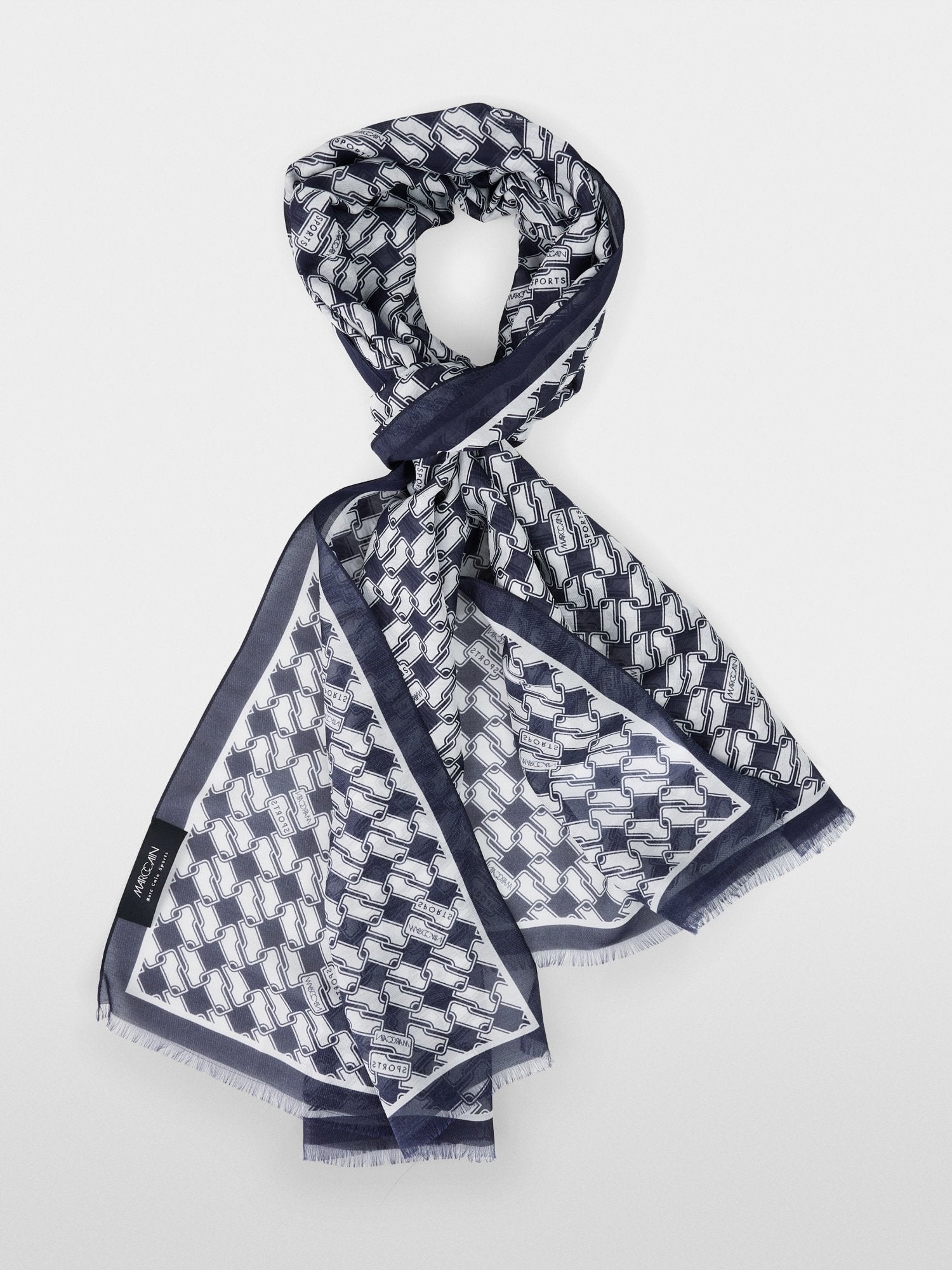 Scarf with silk