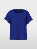 Loose-fitting flowing material blouse