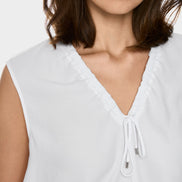 Vibrant top with pleating