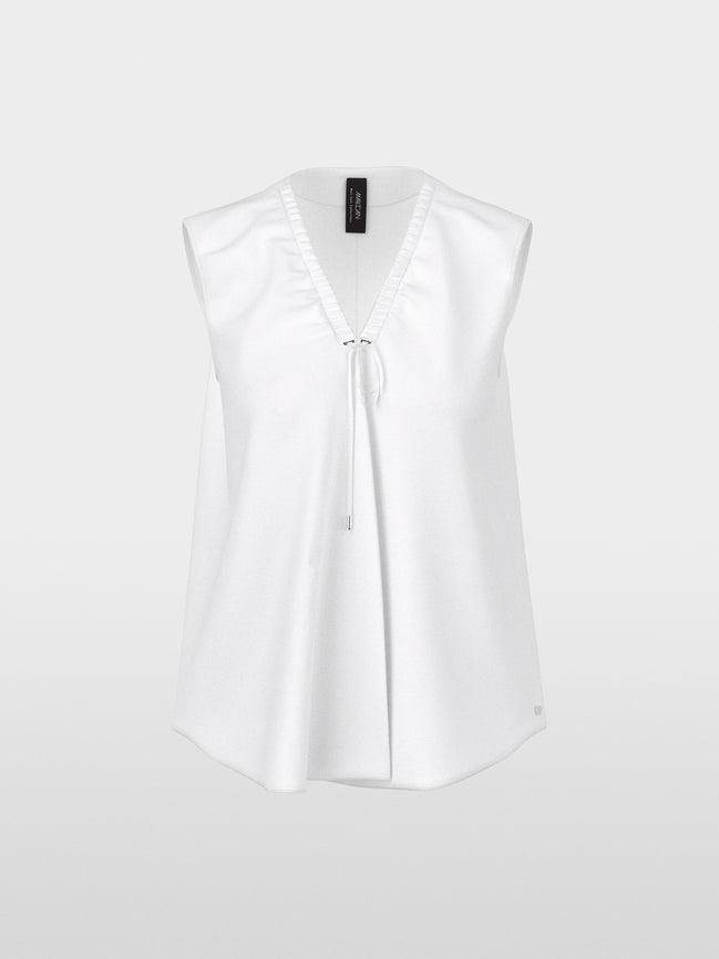 Vibrant top with pleating