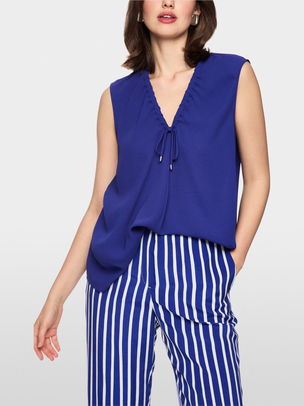 Vibrant top with pleating