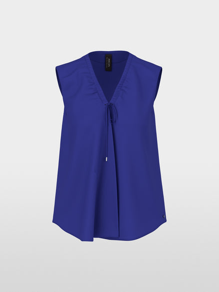 Vibrant top with pleating