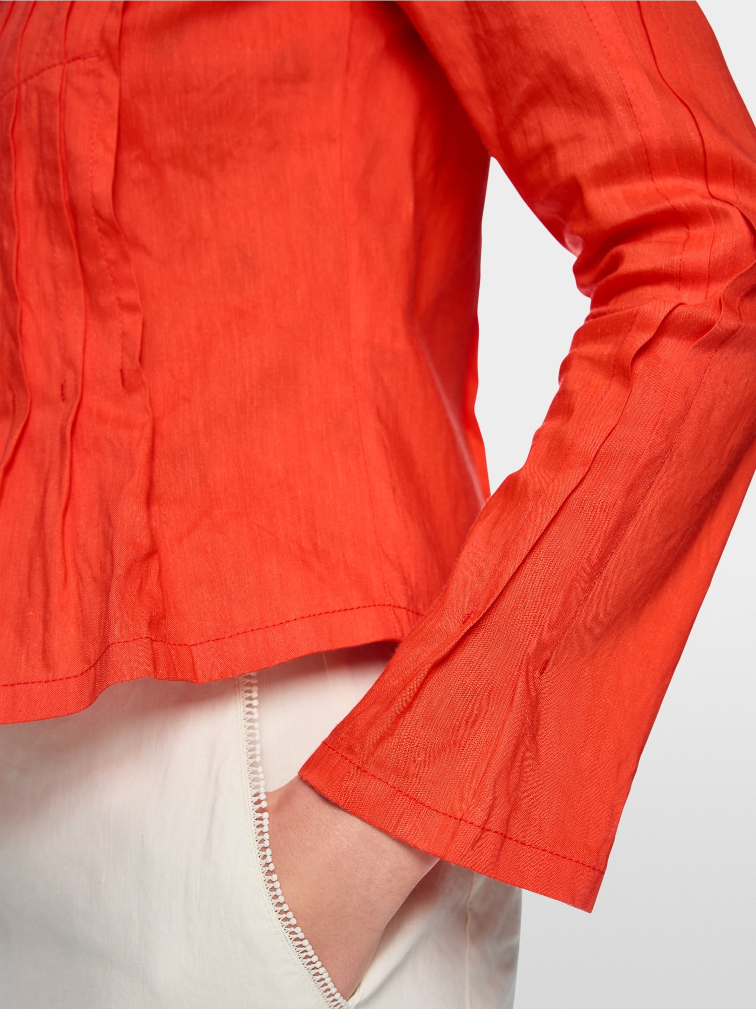 Feminine jacket with pintuck details