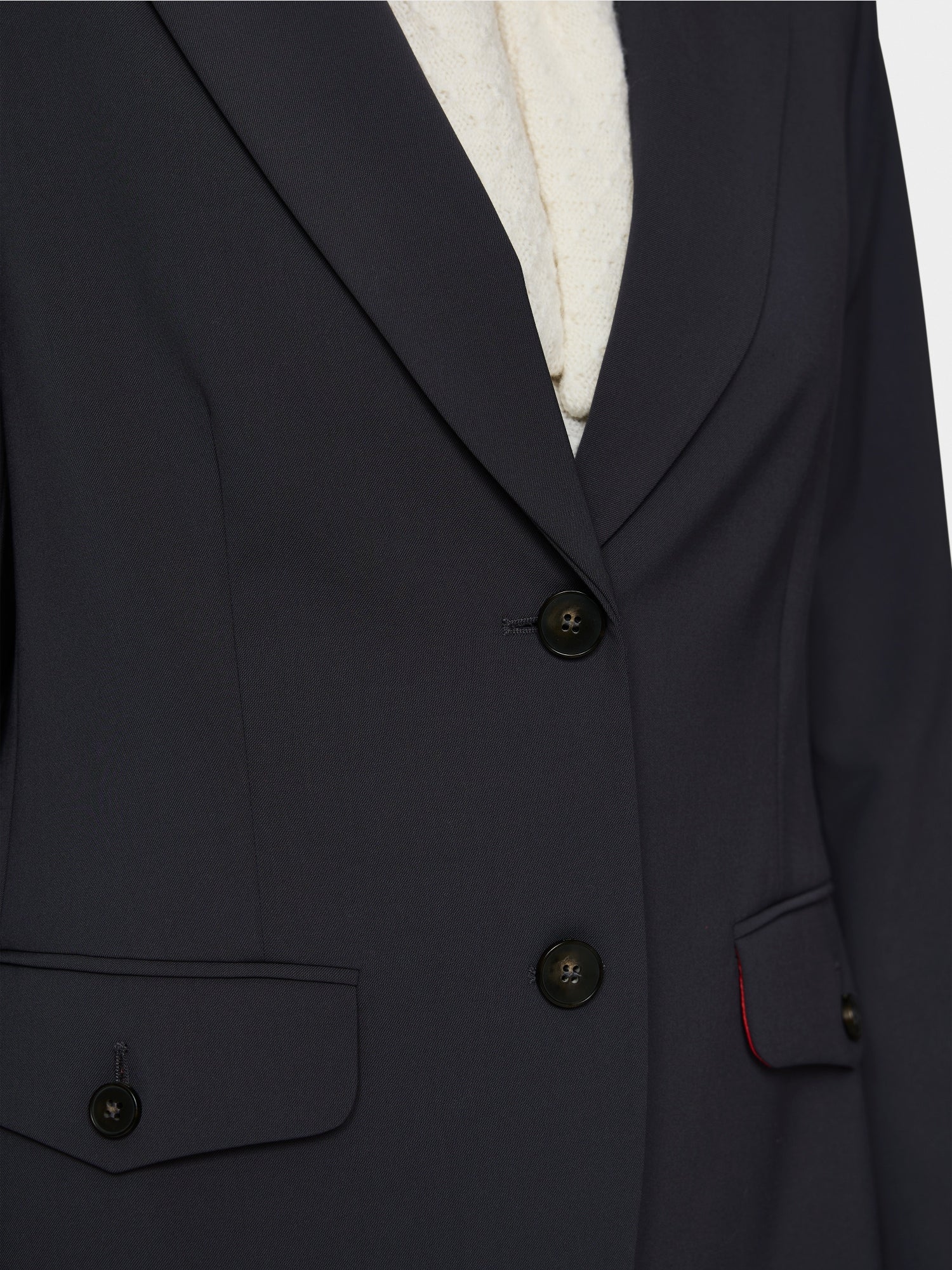 Fitted blazer with rounded hem