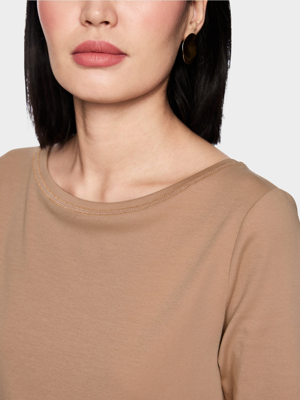 Half-sleeved T-shirt with ribbon details