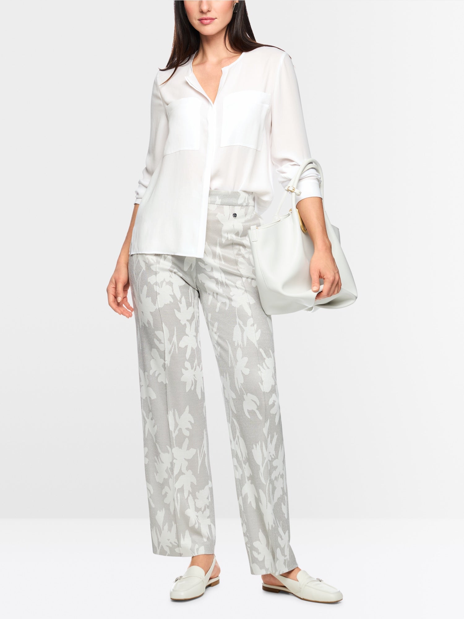 Casual blouse with concealed buttoning