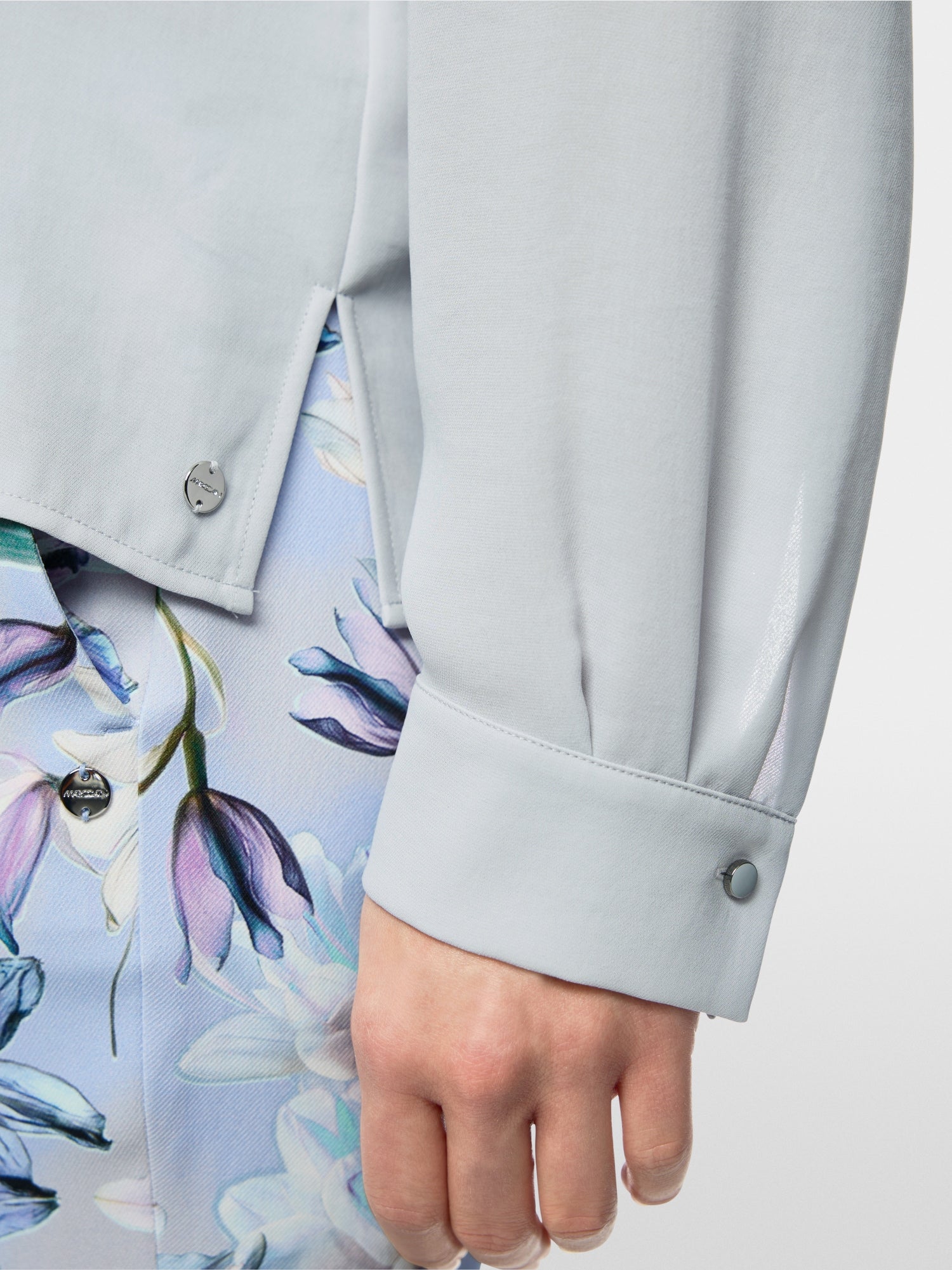 Casual blouse with concealed buttoning