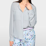 Casual blouse with concealed buttoning