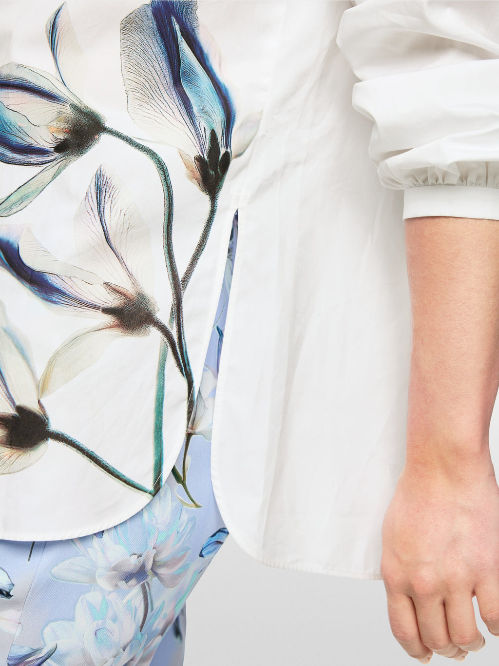 Long blouse with lily print