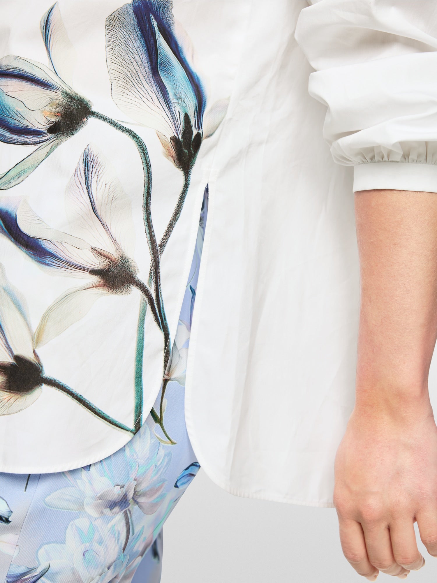 Long blouse with lily print
