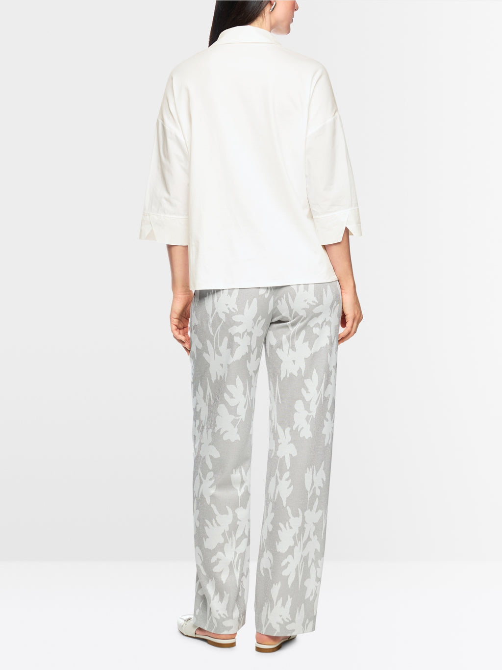 Blouse shirt with floral embroidery