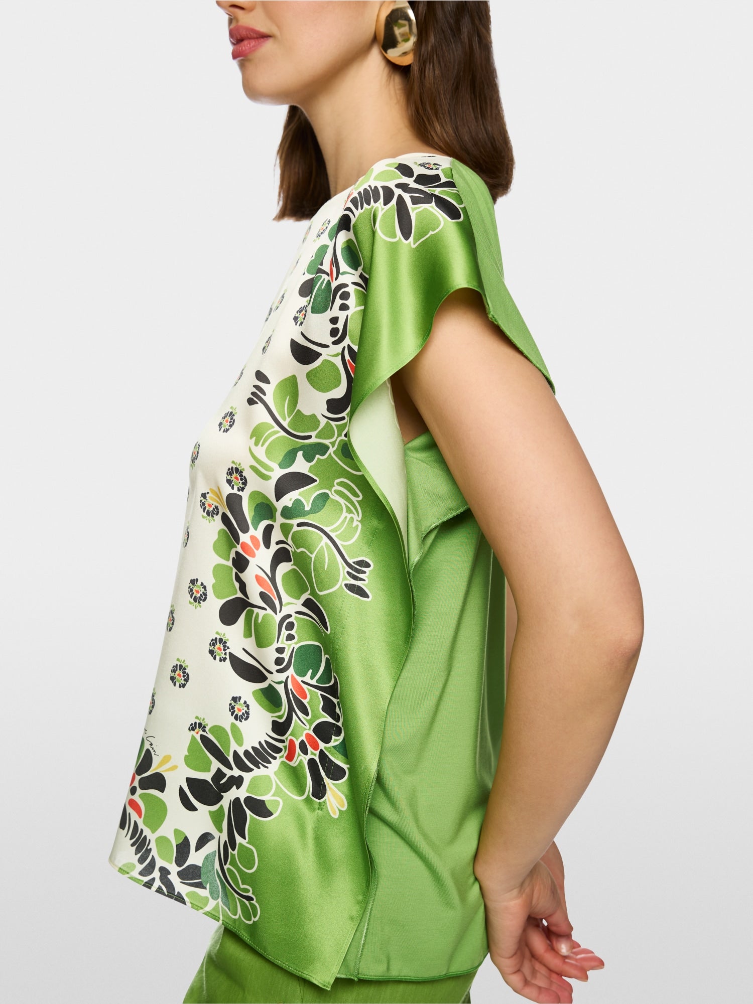 Blouse-style top with hibiscus print