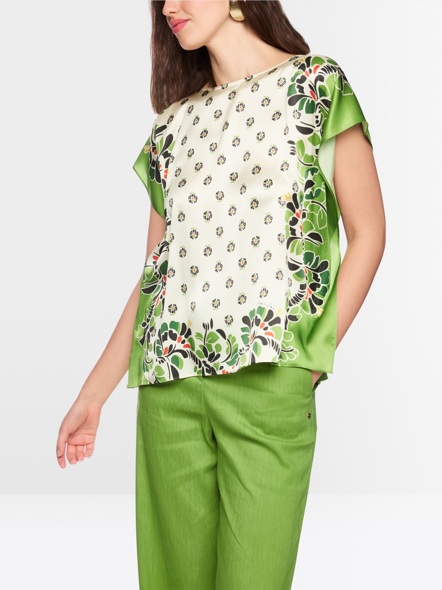 Blouse-style top with hibiscus print
