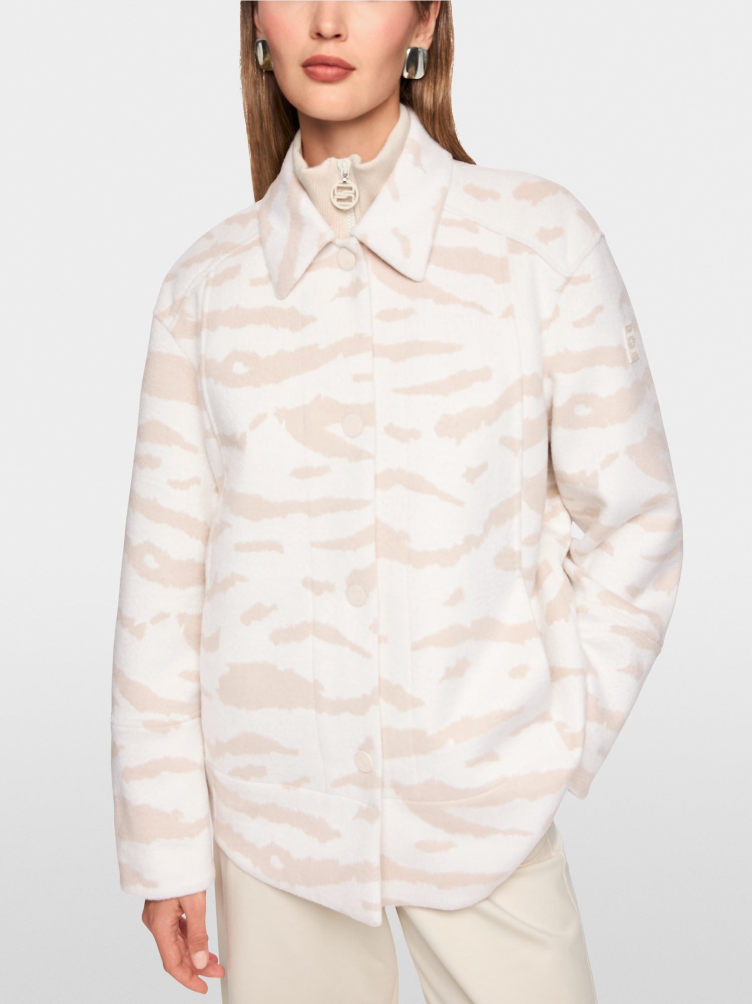 Shirt jacket with animal print