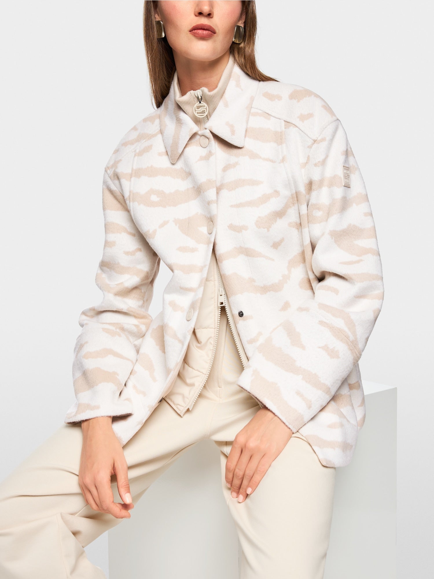 Shirt jacket with animal print