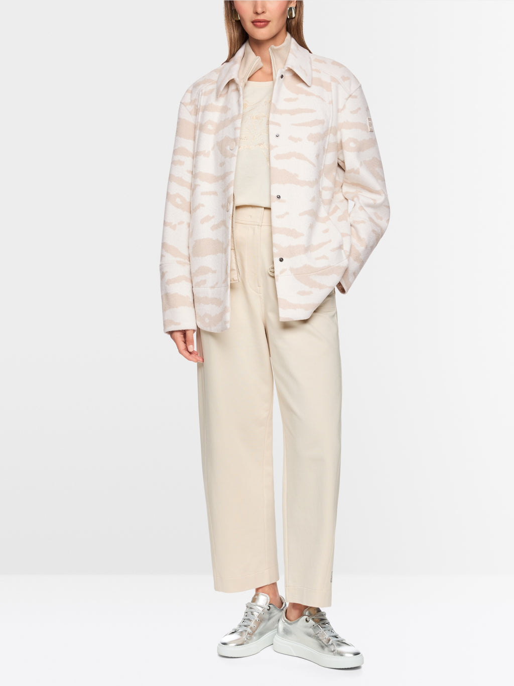 Shirt jacket with animal print