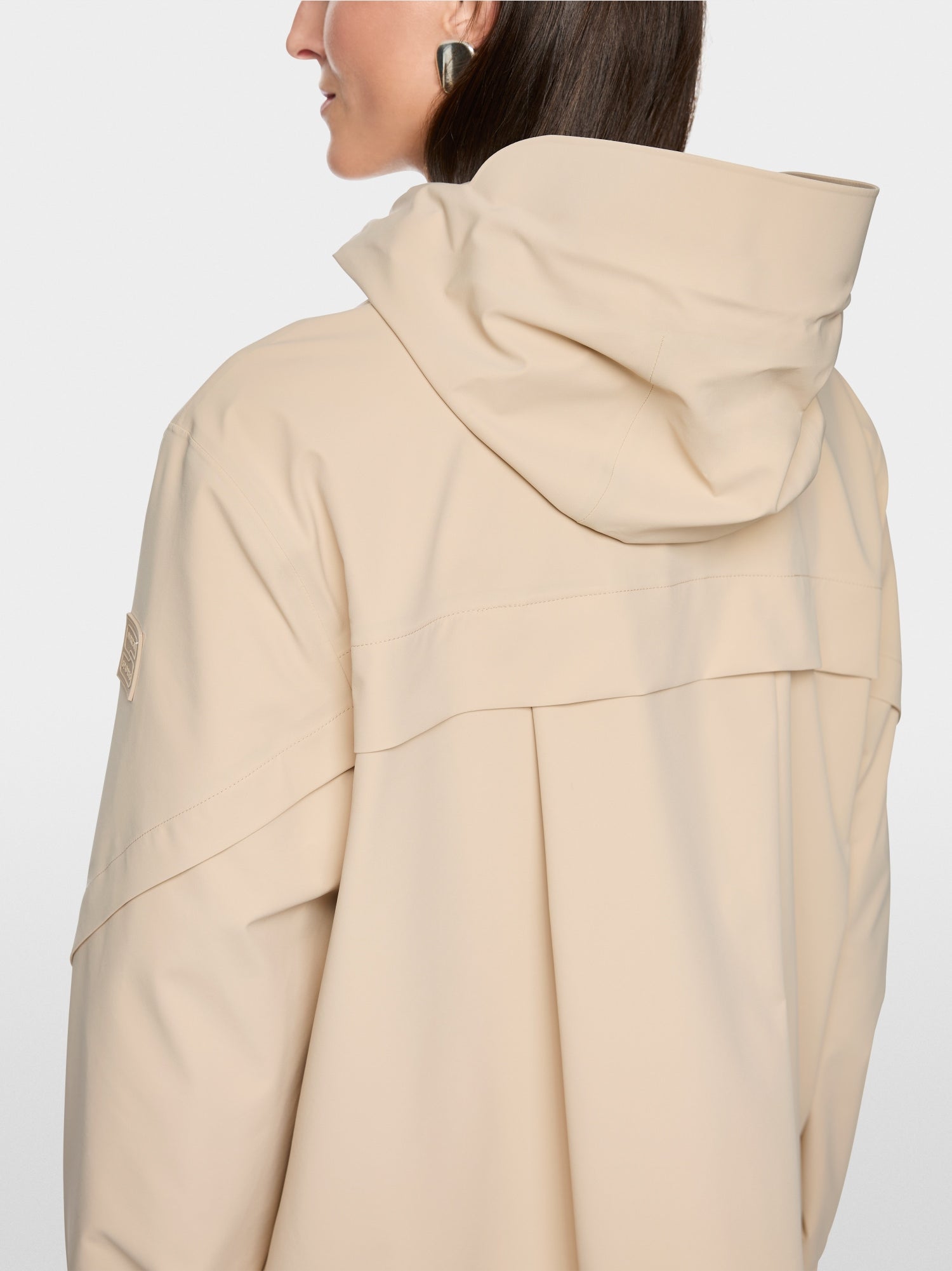 Lightweight outdoor jacket with hood