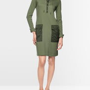 Sporty dress with hood