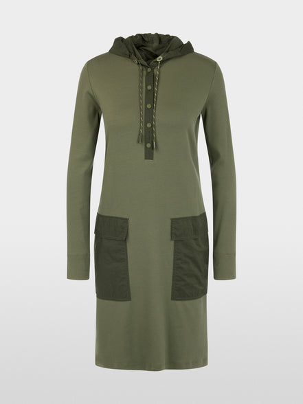 Sporty dress with hood