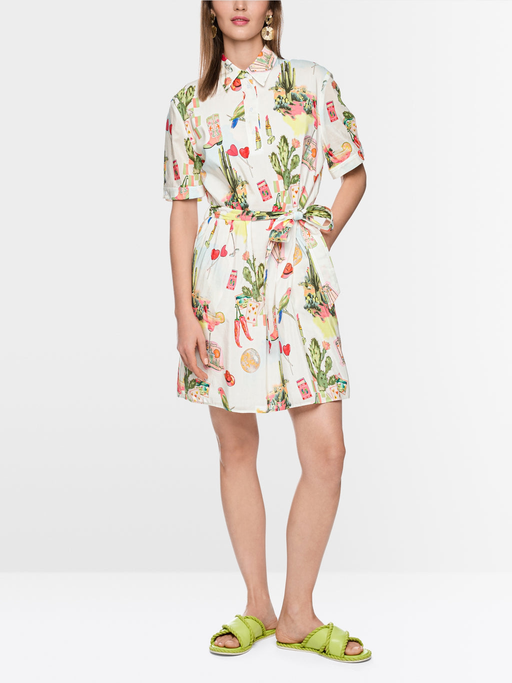 Short-sleeved blouse dress with belt