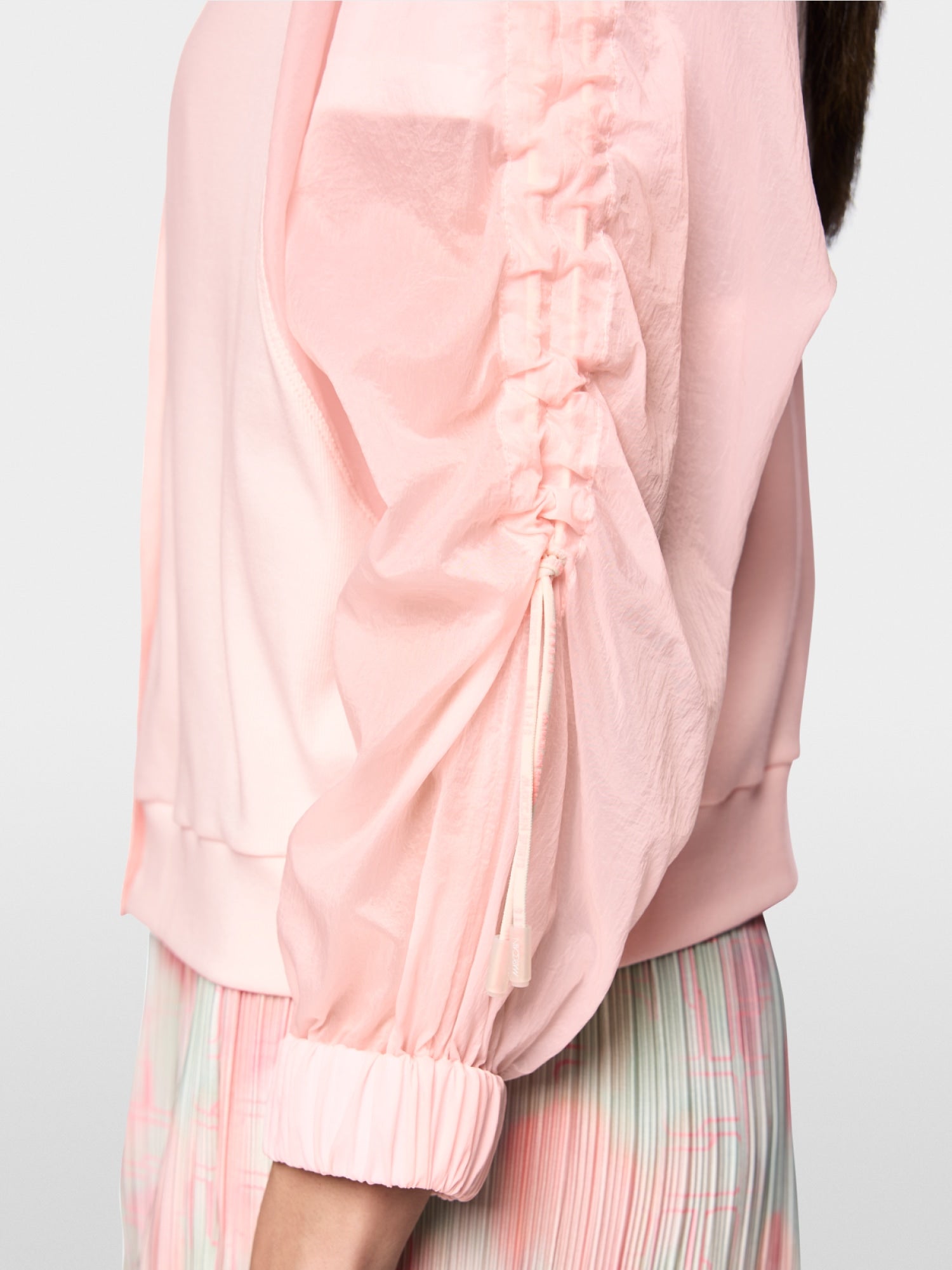 Lightweight jacket in a mix of materials