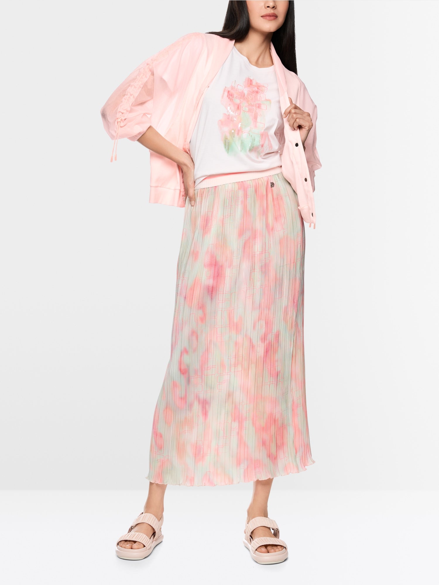 Lightweight jacket in a mix of materials