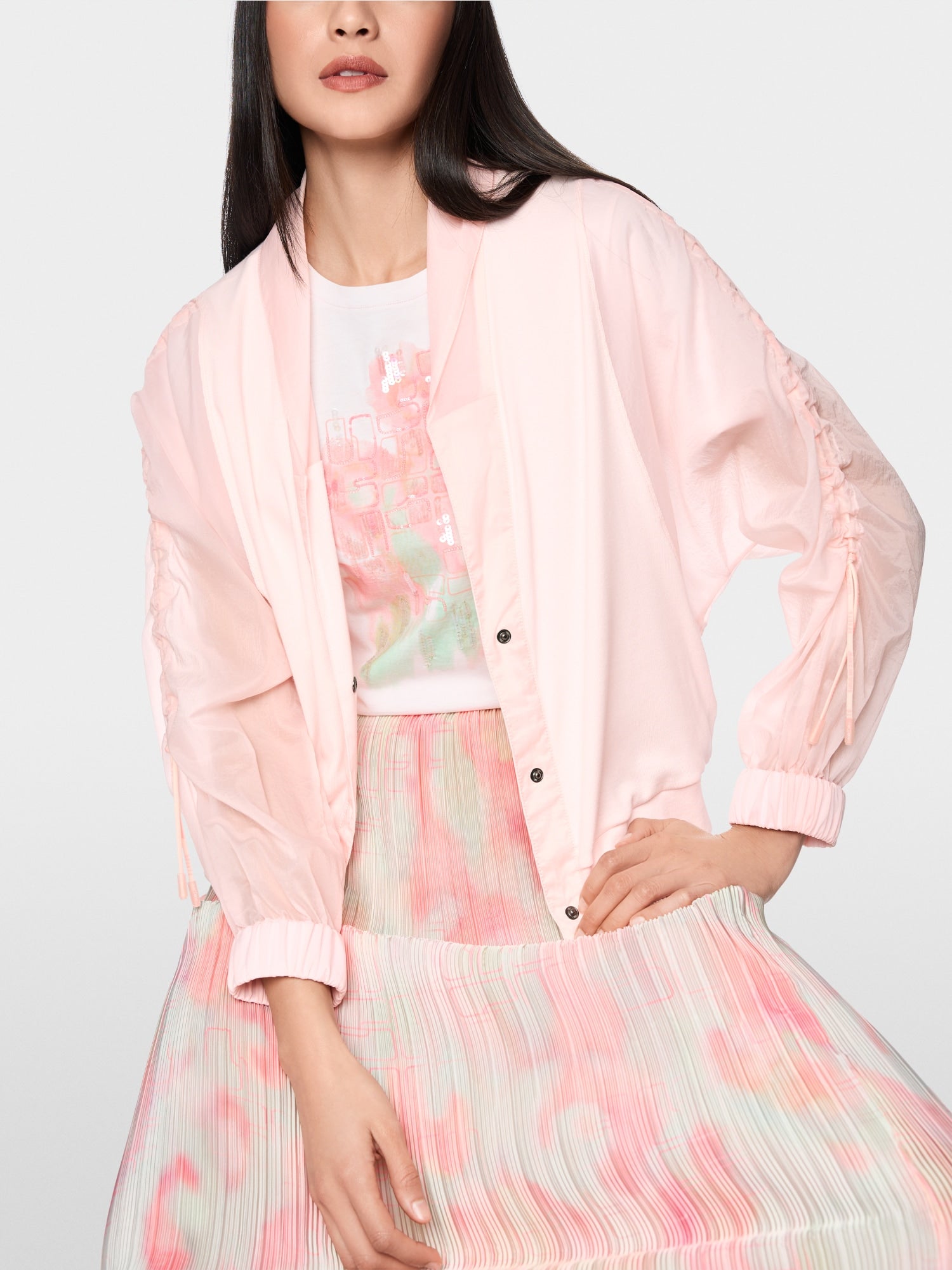 Lightweight jacket in a mix of materials