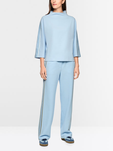 Sweatshirt with stand-up collar