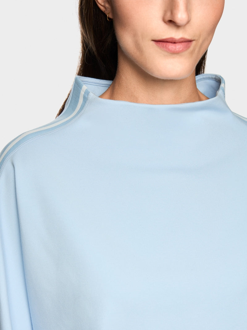 Sweatshirt with stand-up collar