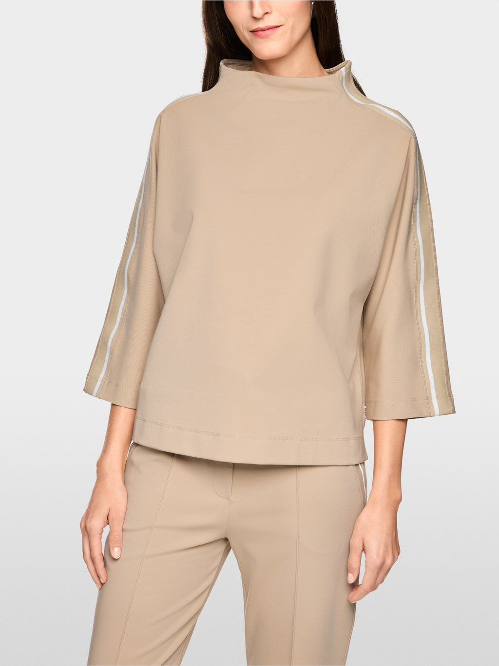 Sweatshirt with stand-up collar