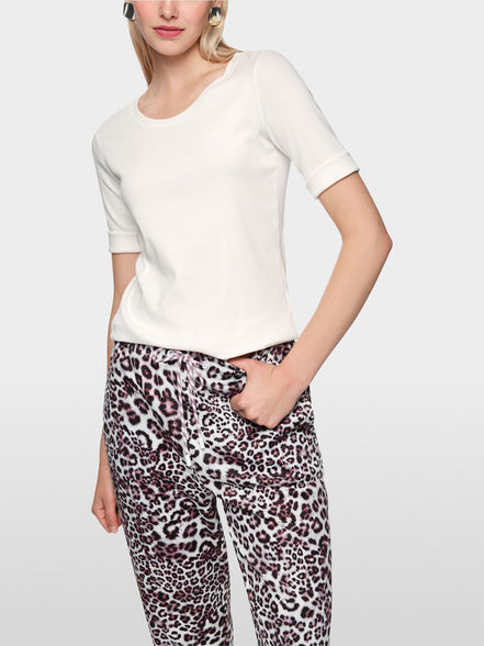 T-shirt with half-length sleeves