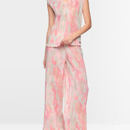 Sleeveless pleated blouse