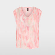 Sleeveless pleated blouse