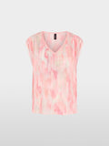 Sleeveless pleated blouse