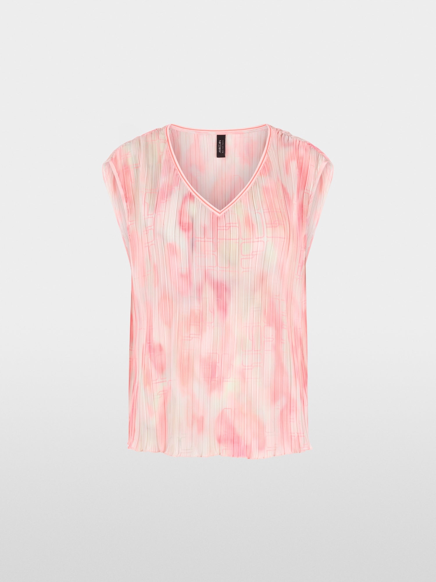 Sleeveless pleated blouse