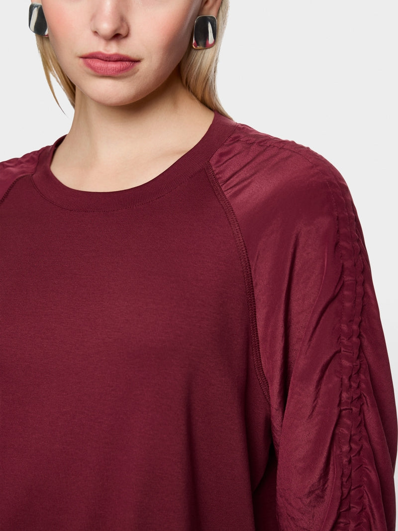 Blouse shirt with gathering