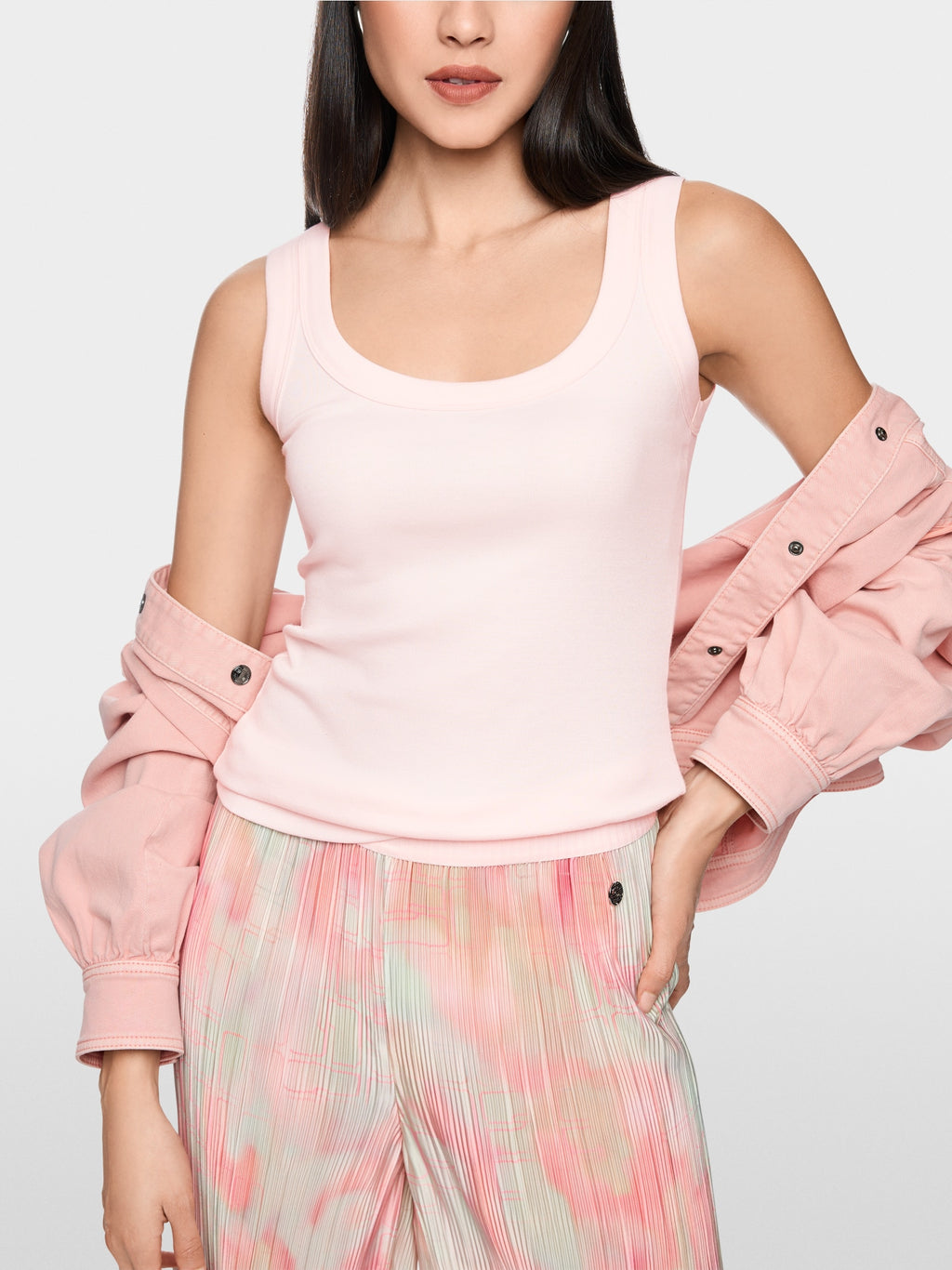 Basic top made from stretch cotton