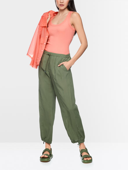 Basic top made from stretch cotton