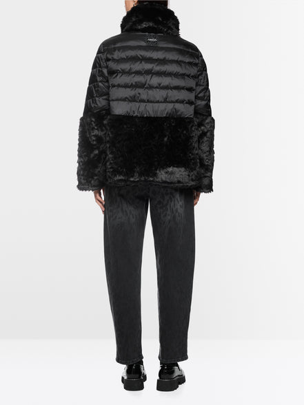 Quilted jacket with faux fur