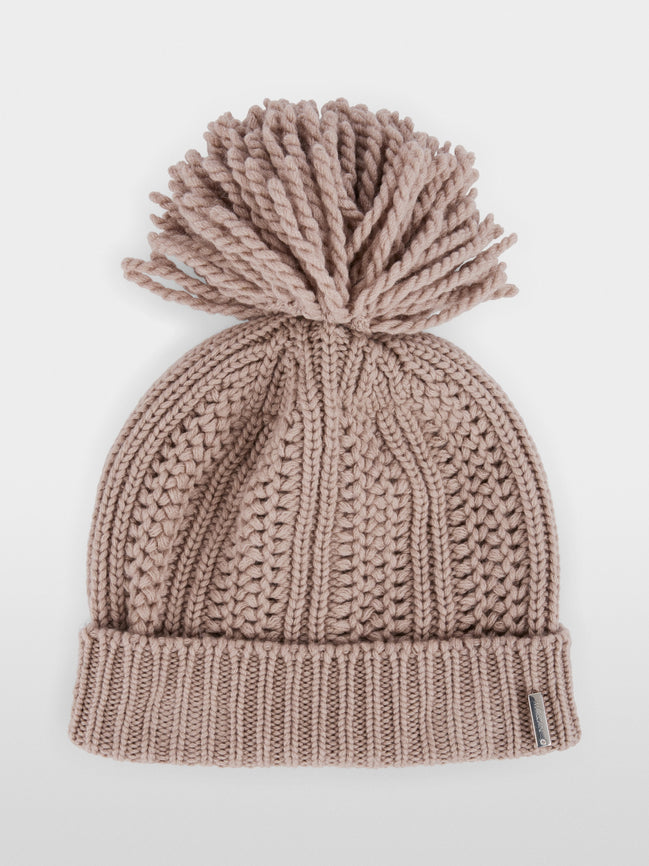 ‘Knitted in Germany’ pom-pom hat