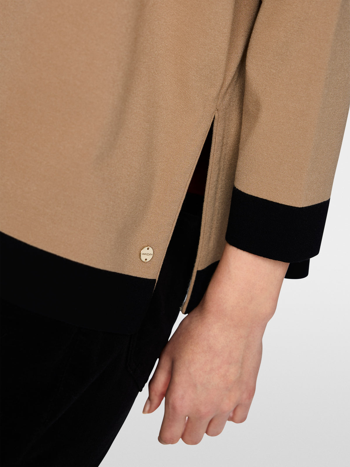 Oversized jumper with contrasting trim