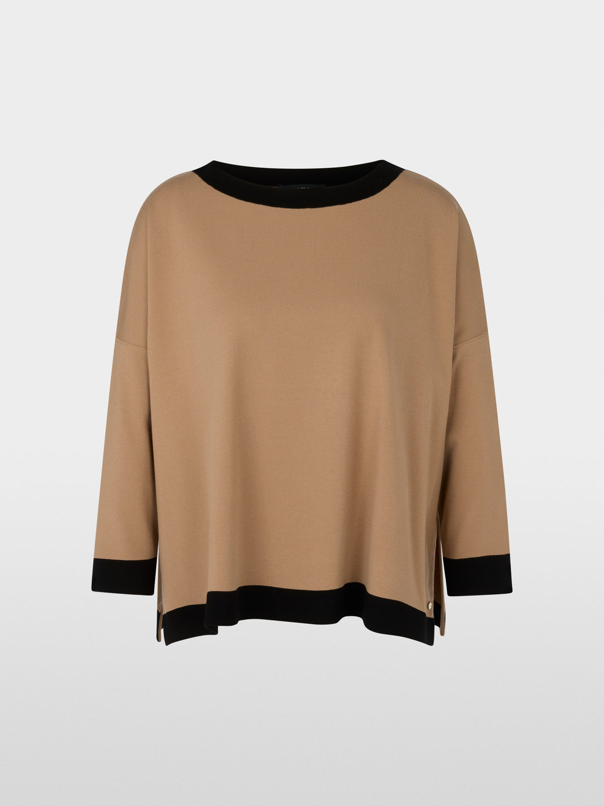 Oversized jumper with contrasting trim