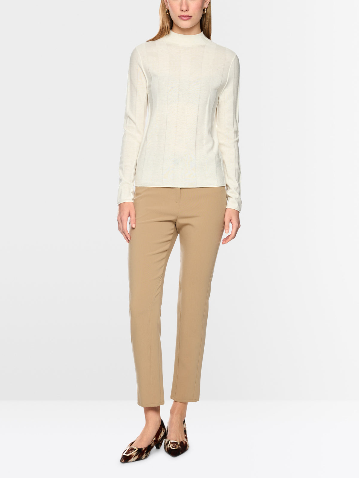 Slim-fit jumper with stand-up collar