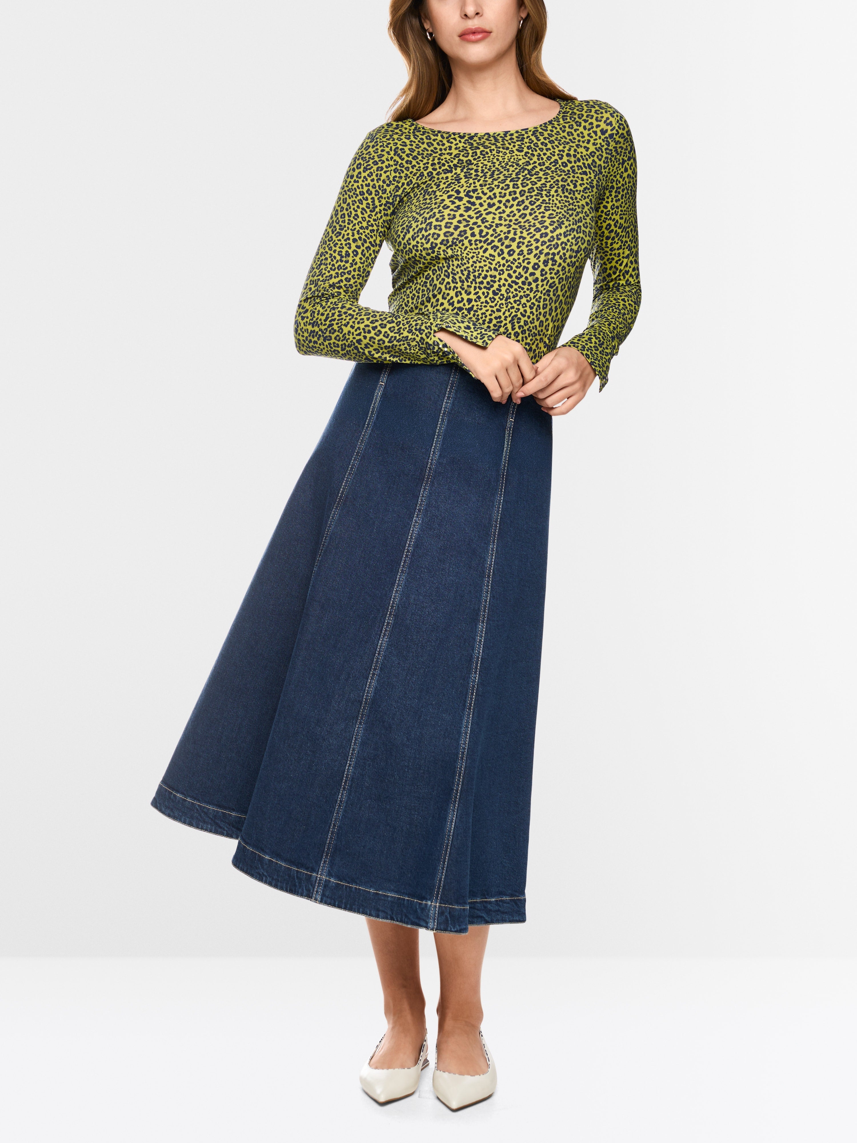 Long-sleeved shirt with leopard print