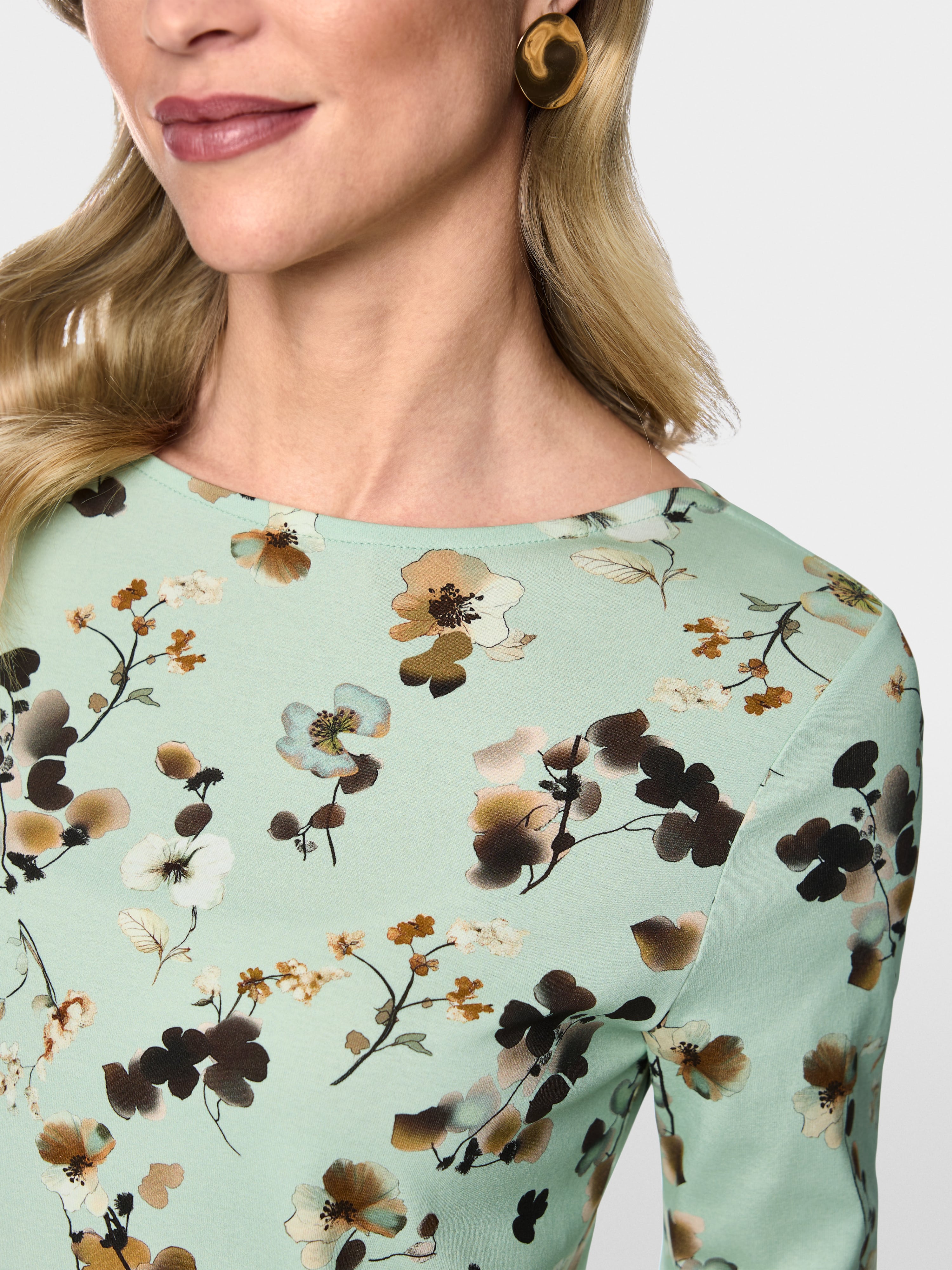 Floral shirt with lace trim