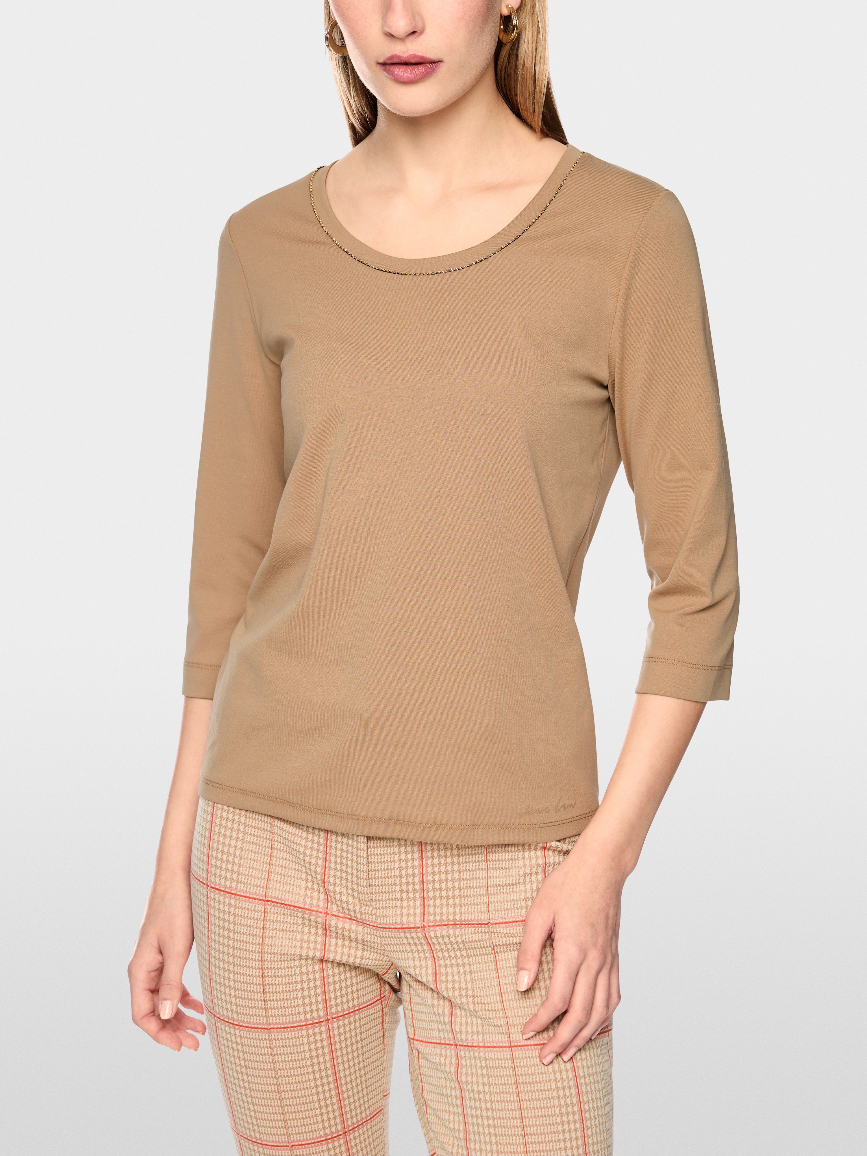 Basic shirt with cord