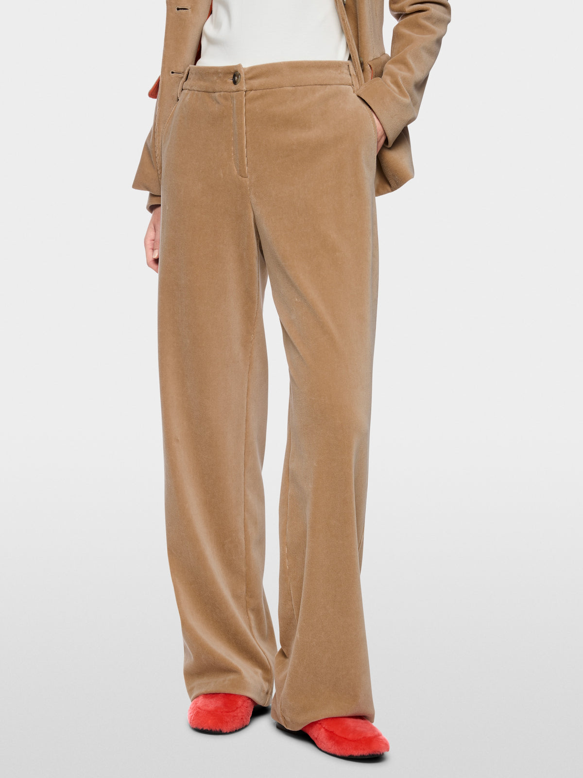 WUKARI fine corduroy trousers